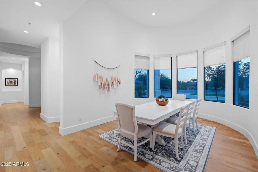 Real Estate Picture 11