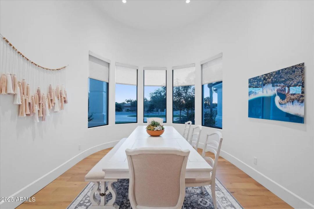 Real Estate Picture 12
