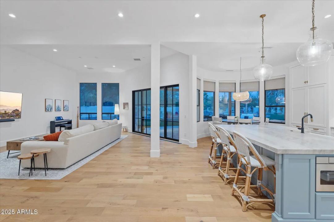 Real Estate Picture 13