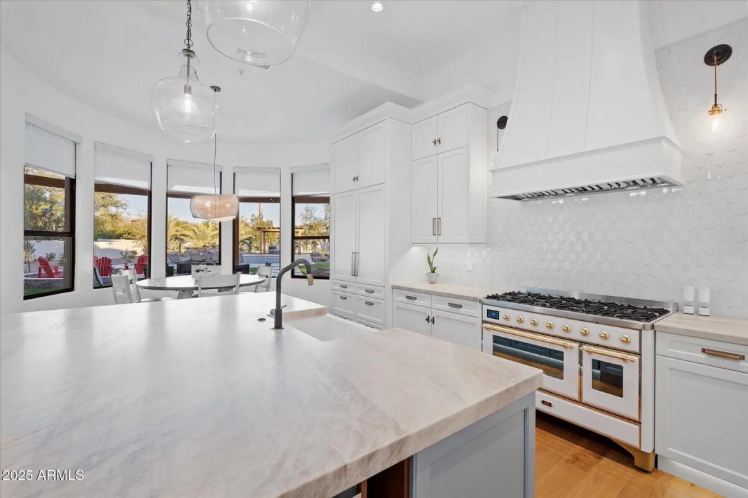 Real Estate Picture 22