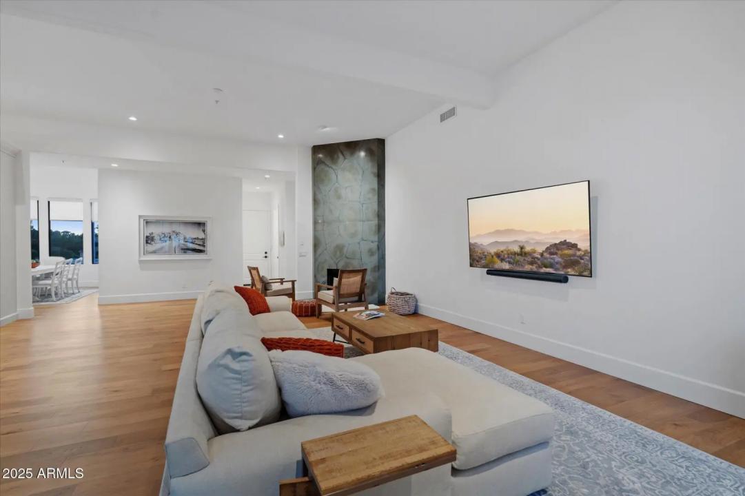 Real Estate Picture 27