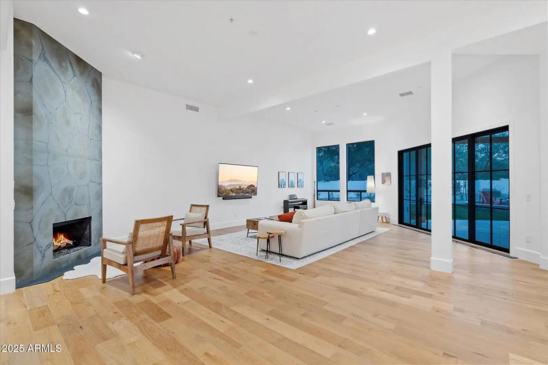 Real Estate Picture 30