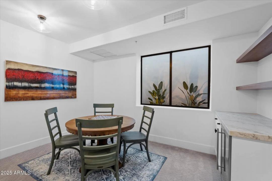 Real Estate Picture 32