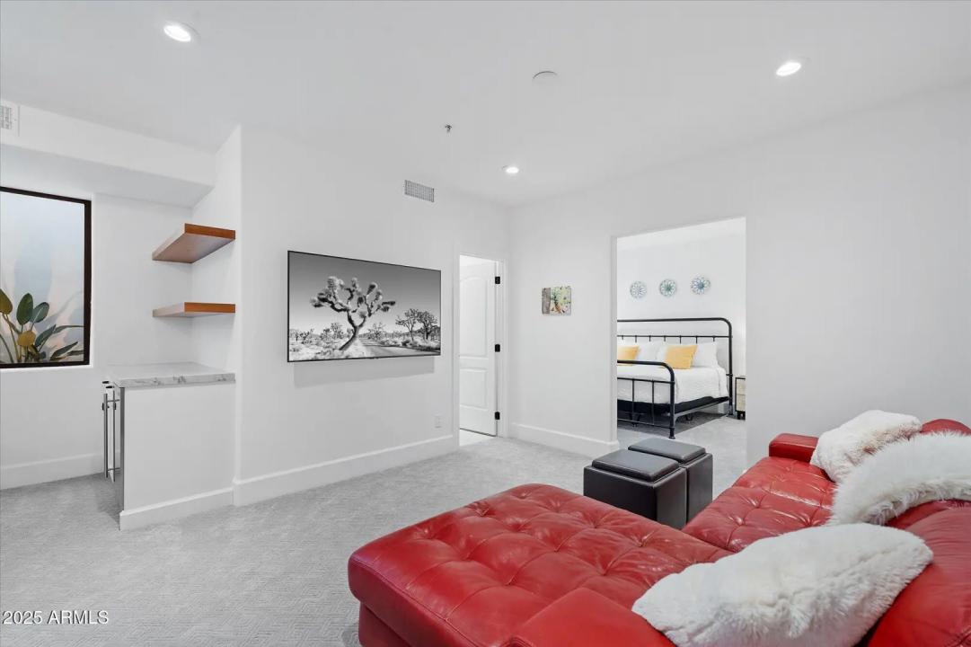 Real Estate Picture 33