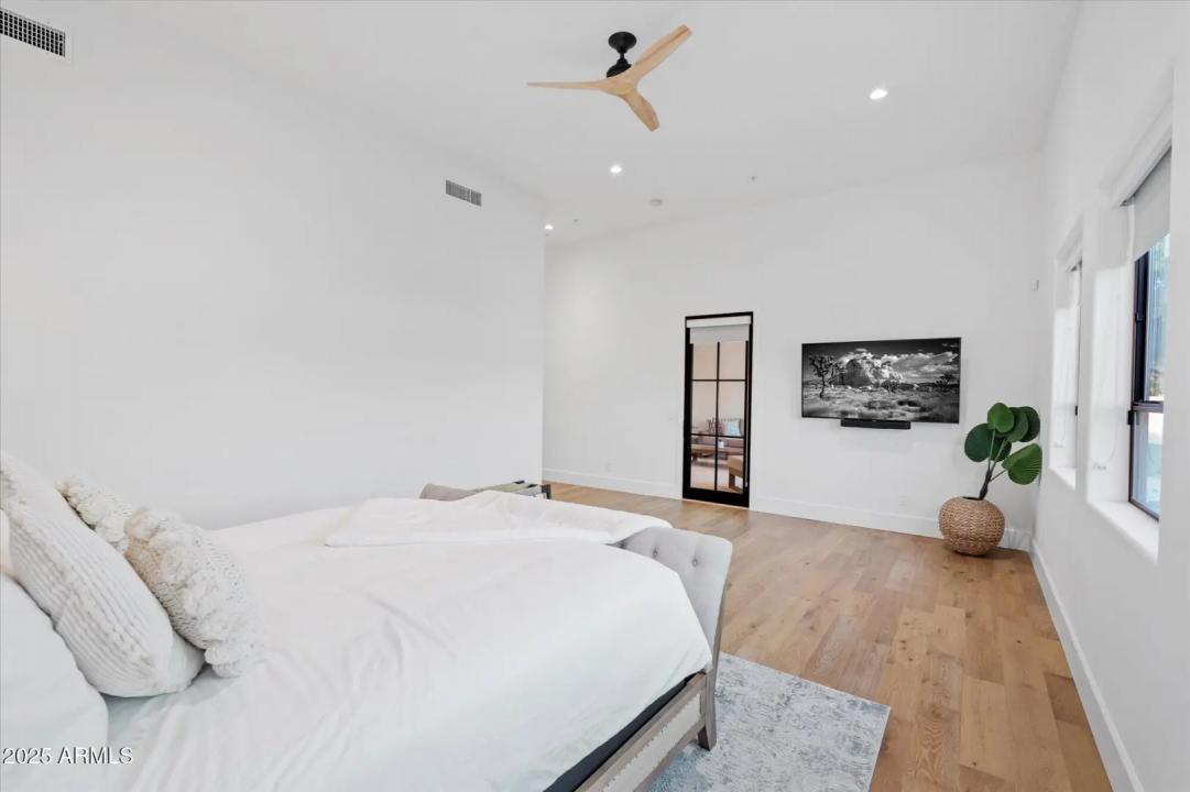 Real Estate Picture 38