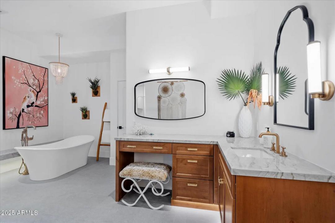 Real Estate Picture 43