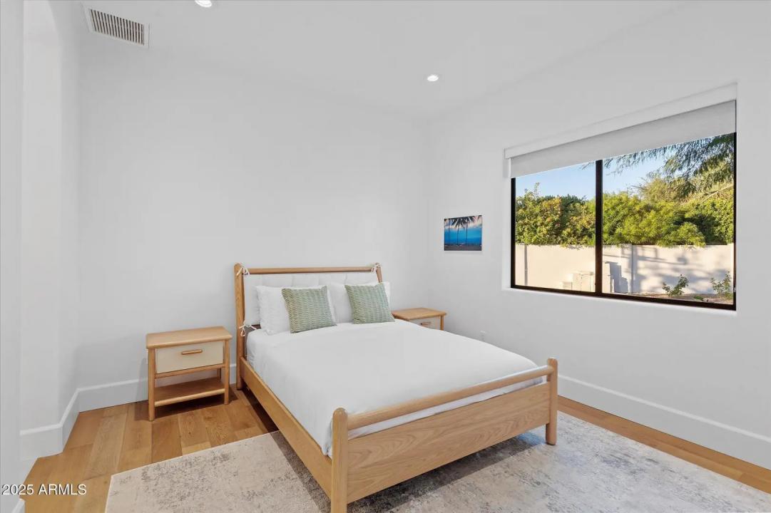Real Estate Picture 58
