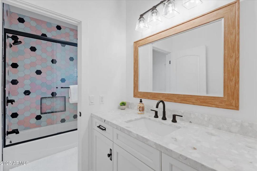 Real Estate Picture 60