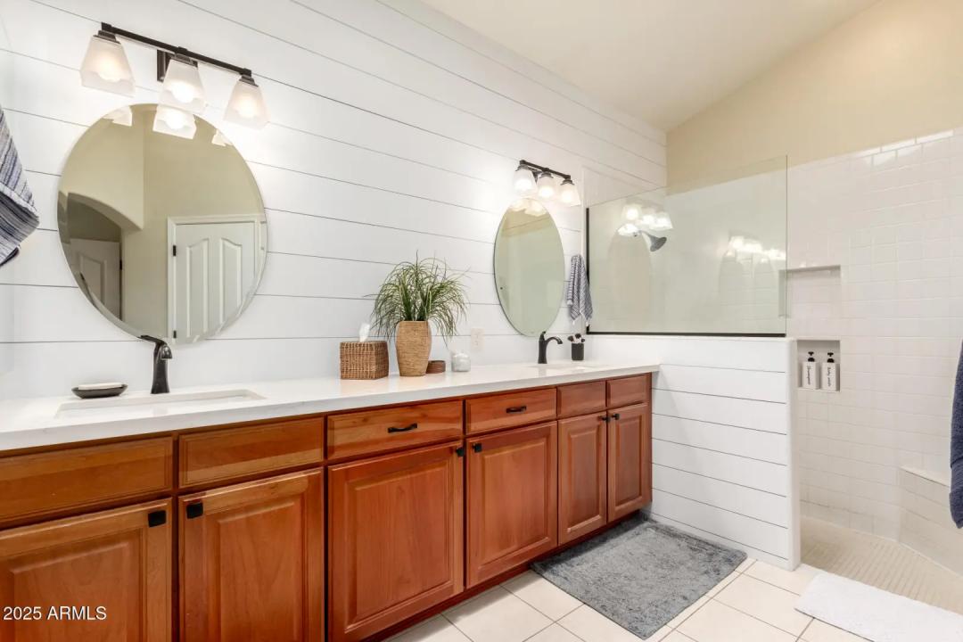 Real Estate Picture 21