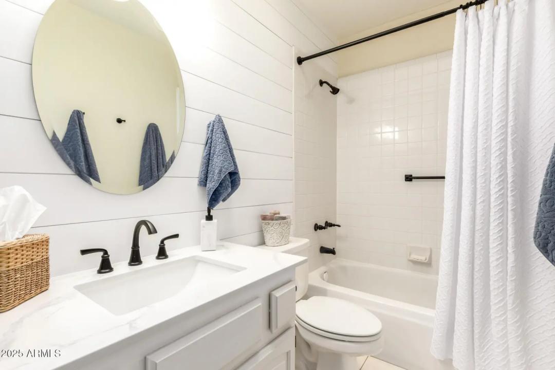 Real Estate Picture 24
