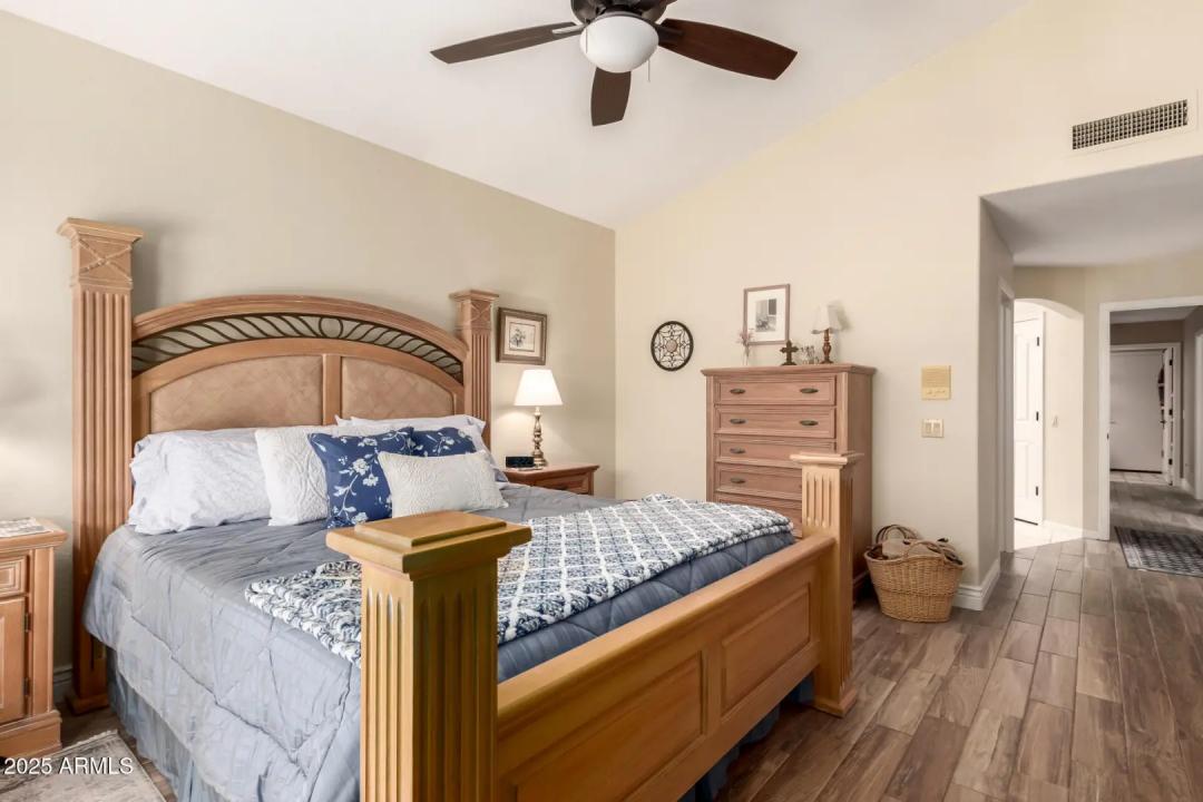 Real Estate Picture 18