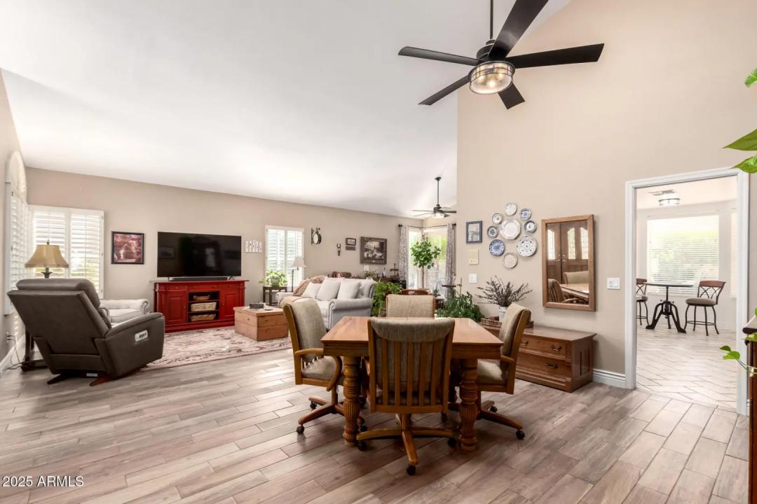 Real Estate Picture 11