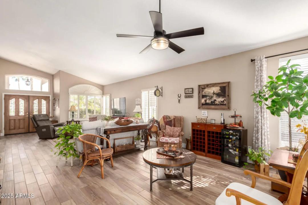 Real Estate Picture 7