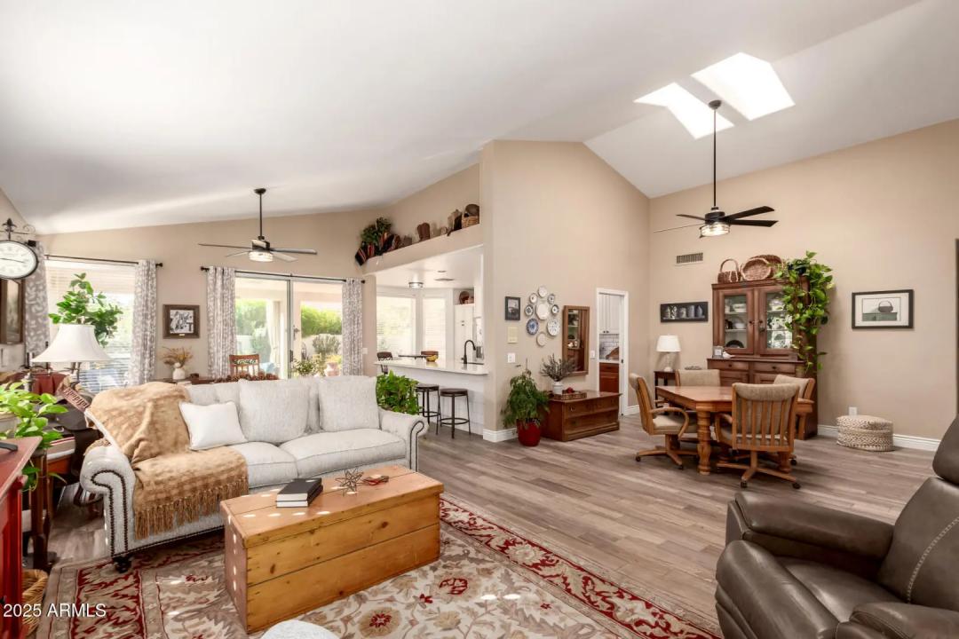 Real Estate Picture 10