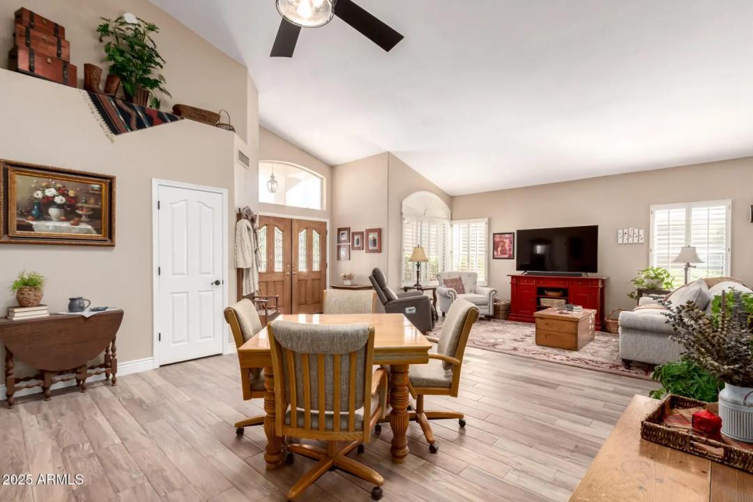 Real Estate Picture 8