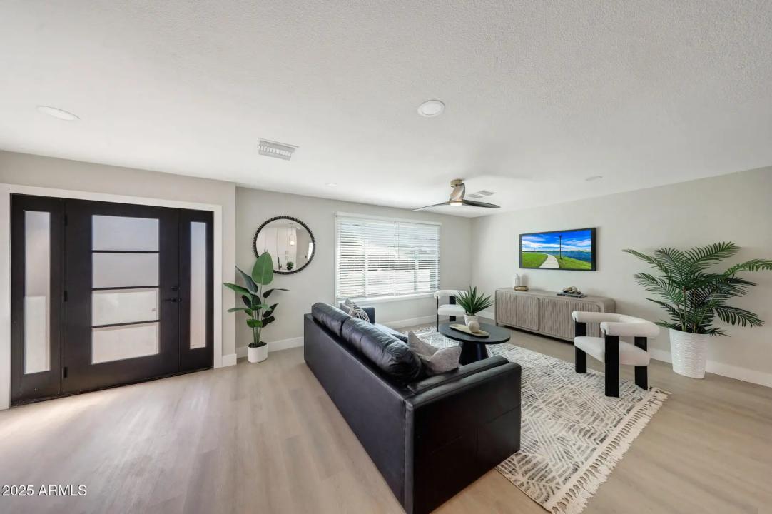 Real Estate Picture 3