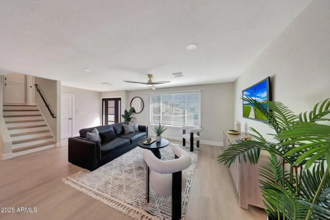 Real Estate Picture 6