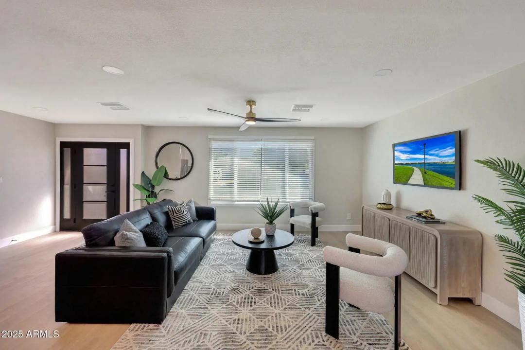 Real Estate Picture 5