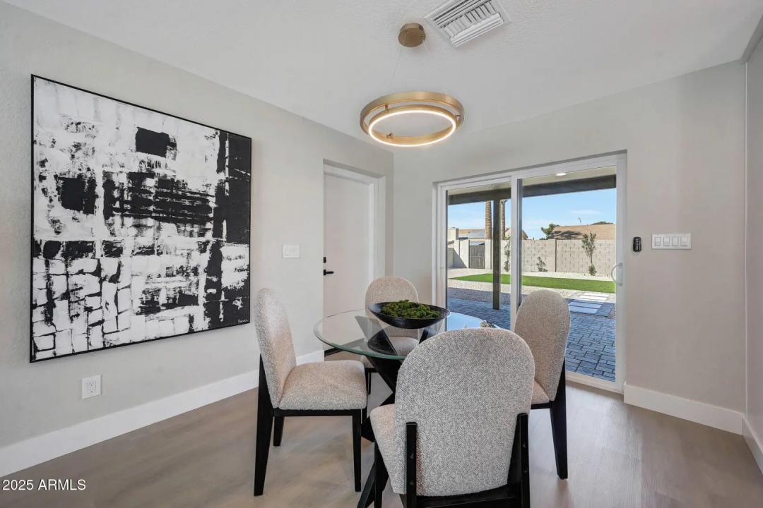 Real Estate Picture 8