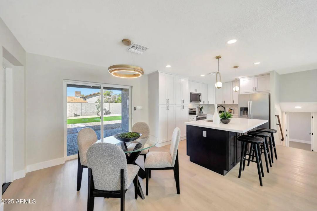 Real Estate Picture 10