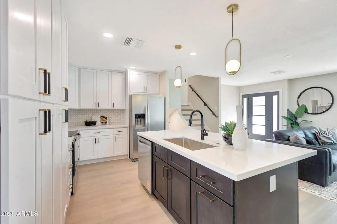 Real Estate Picture 14
