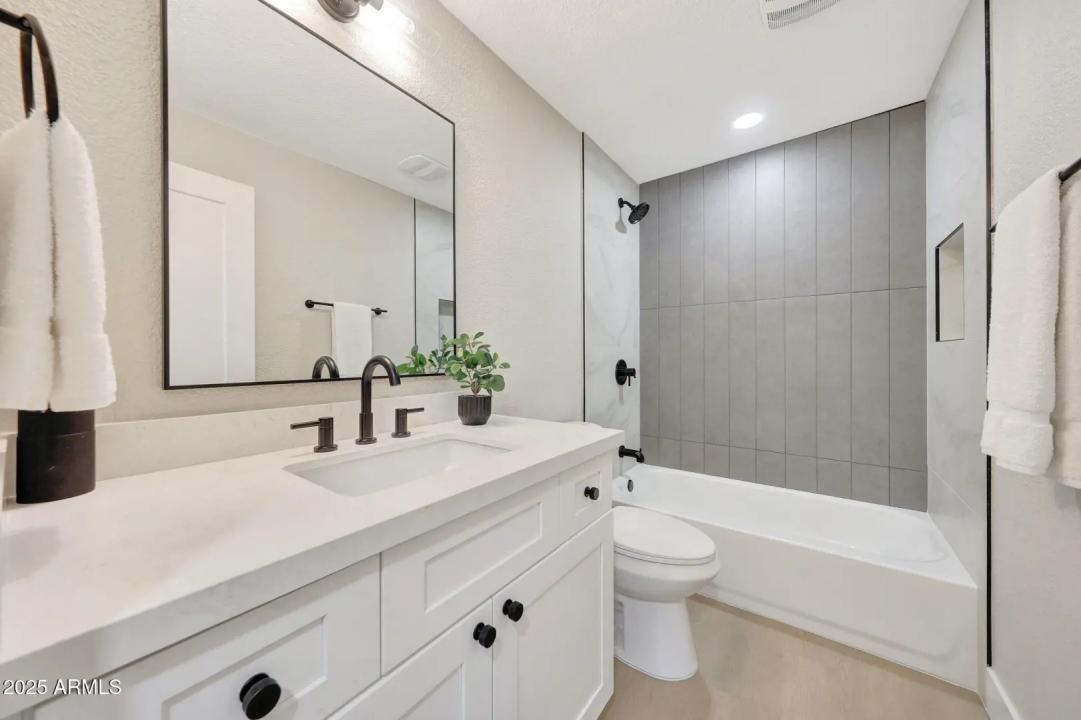 Real Estate Picture 27