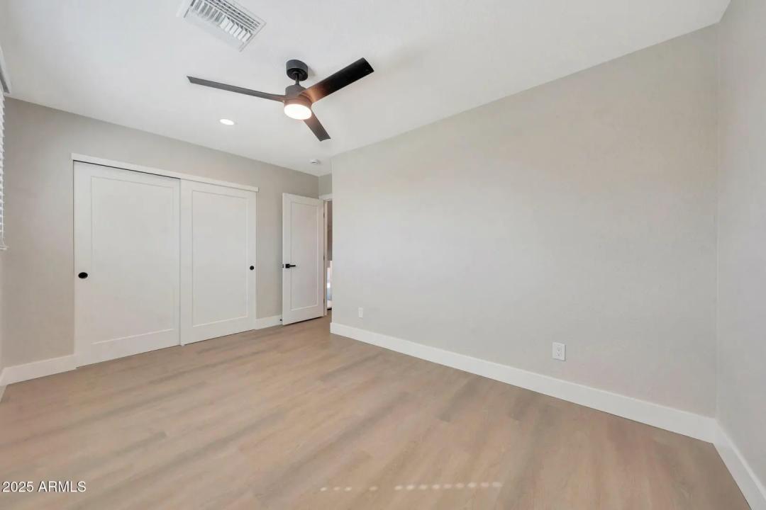 Real Estate Picture 24