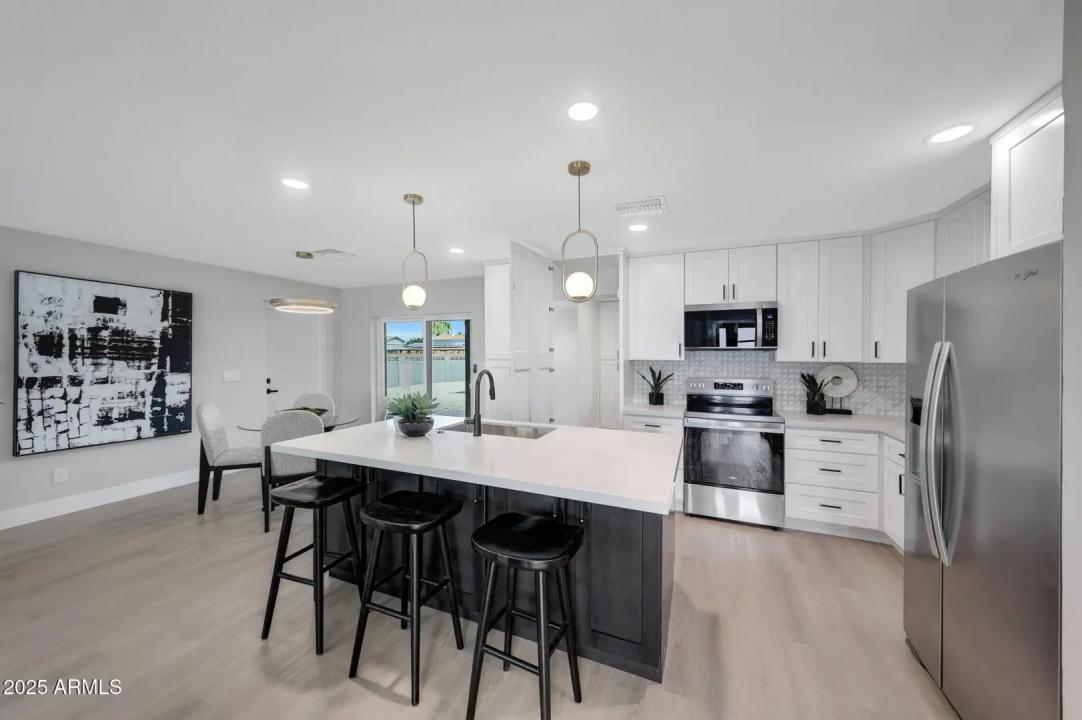 Real Estate Picture 13