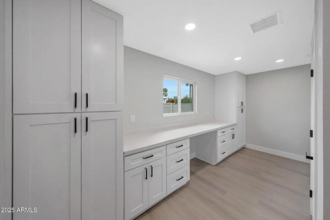 Real Estate Picture 18