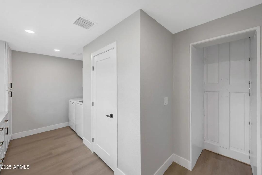 Real Estate Picture 16