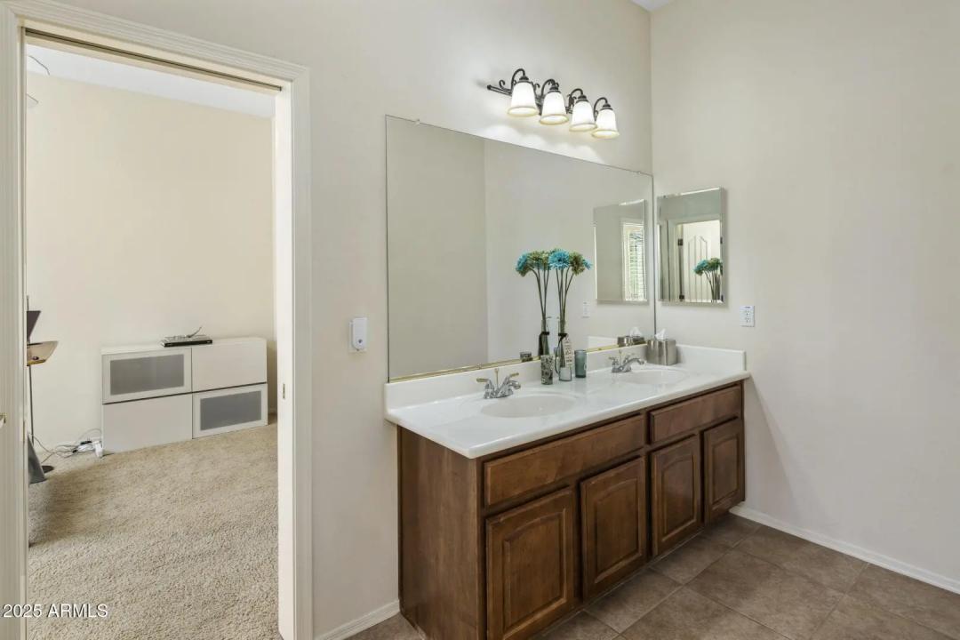 Real Estate Picture 24