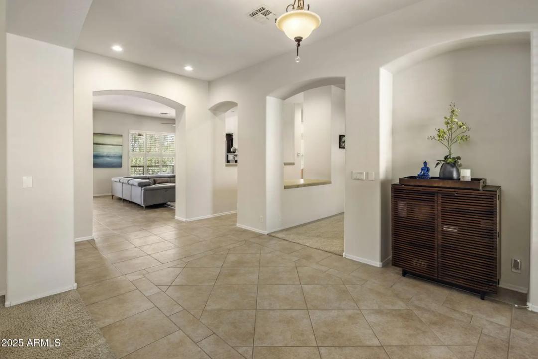 Real Estate Picture 4