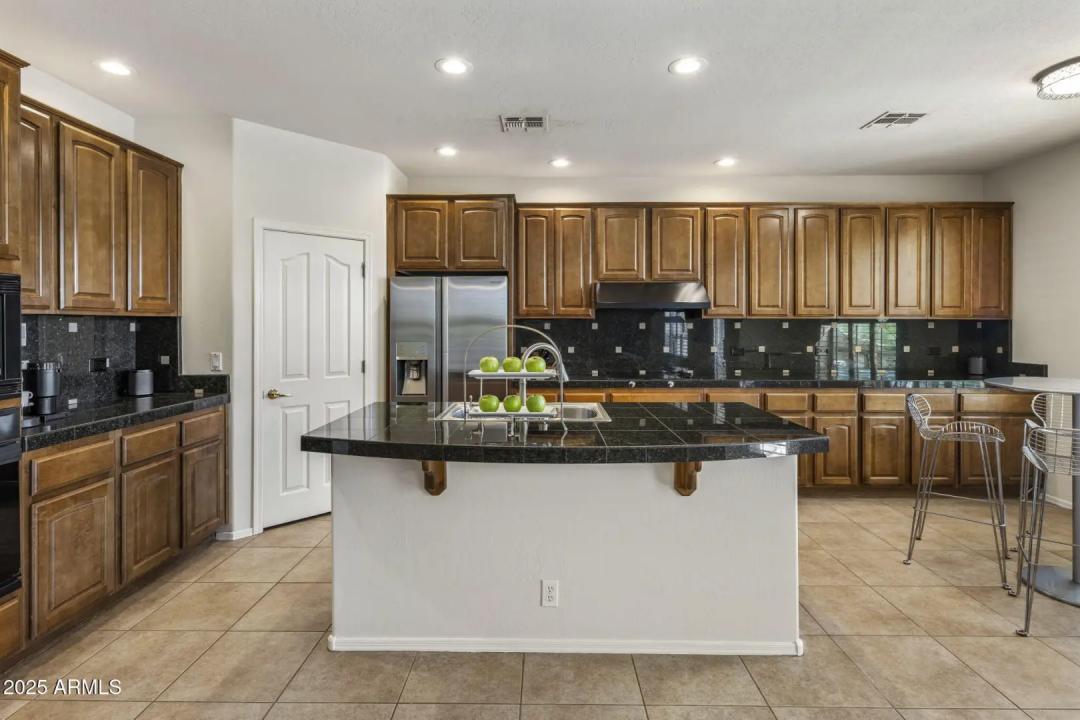 Real Estate Picture 8
