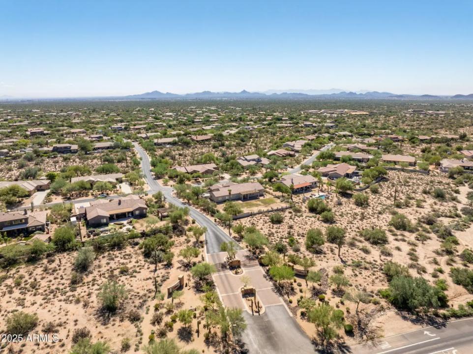 Real Estate Picture 50