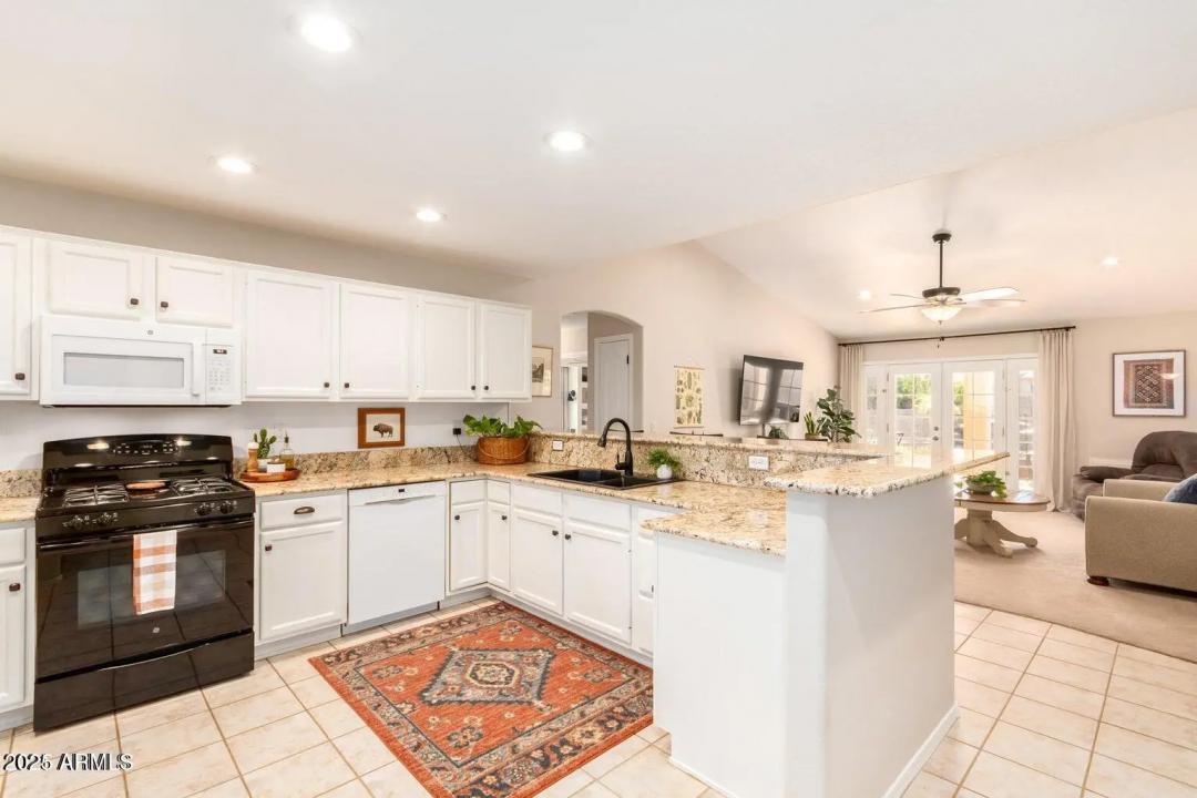 Real Estate Picture 5