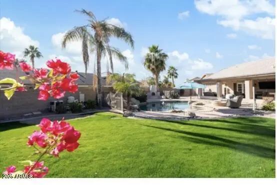 Real Estate Picture 11