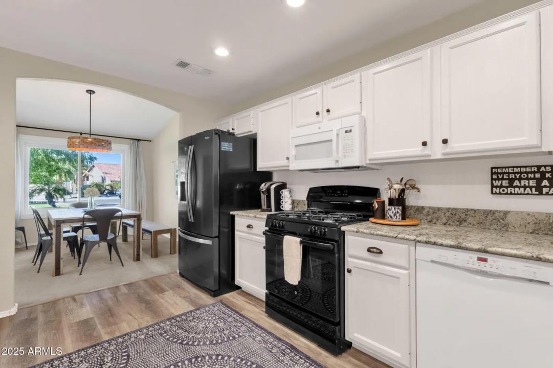 Real Estate Picture 24