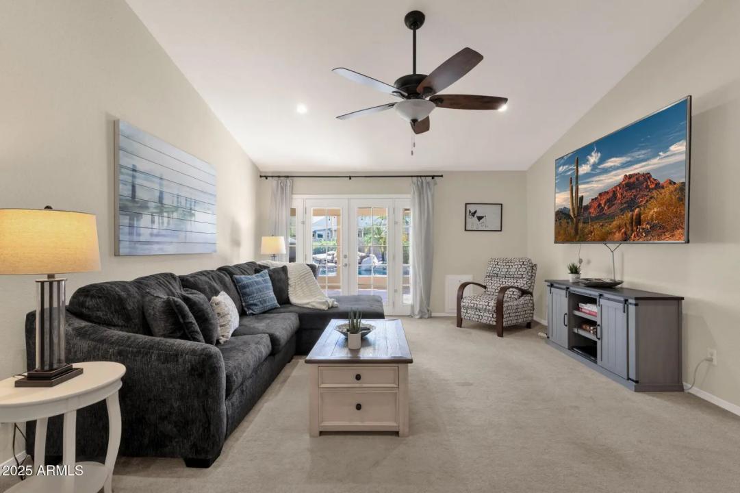 Real Estate Picture 7