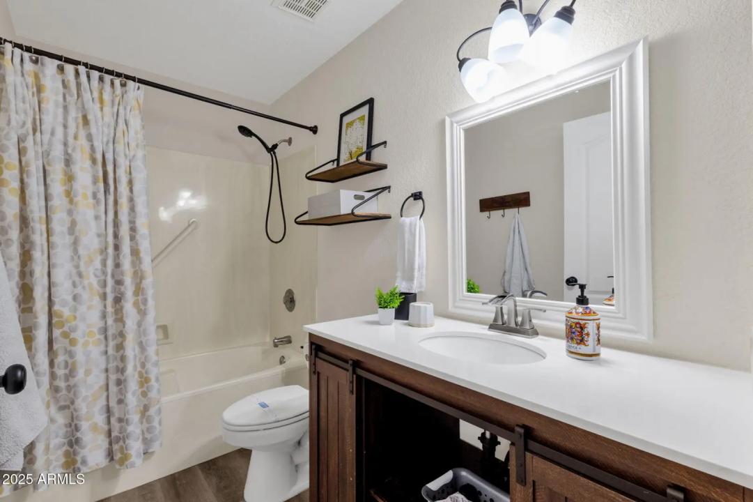 Real Estate Picture 36