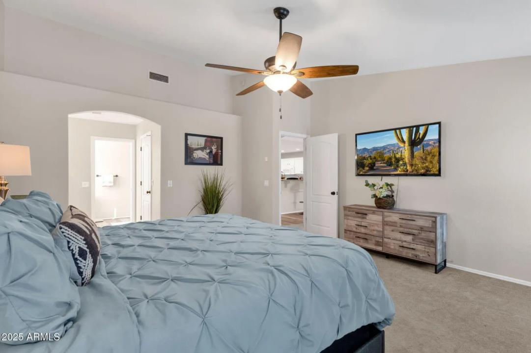 Real Estate Picture 8