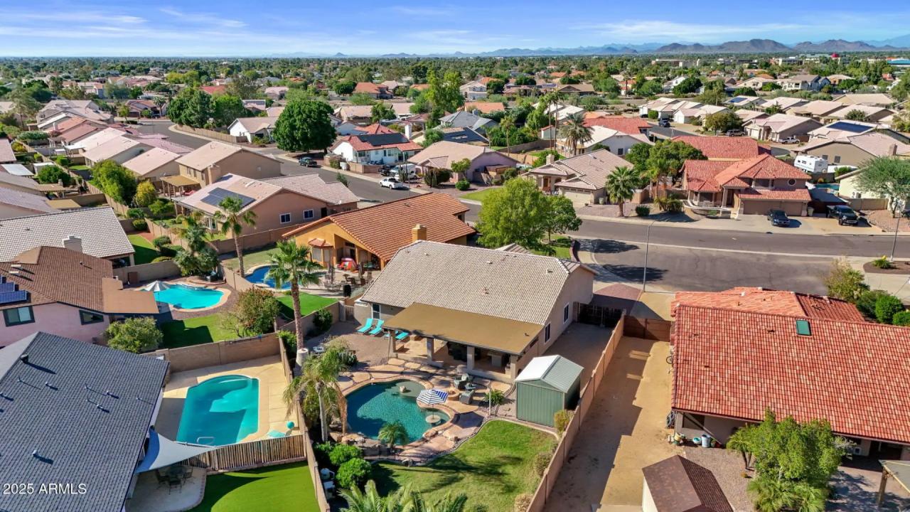 Real Estate Picture 4