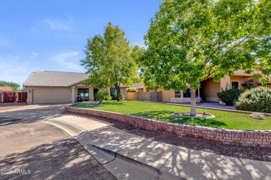 Real Estate Picture 12