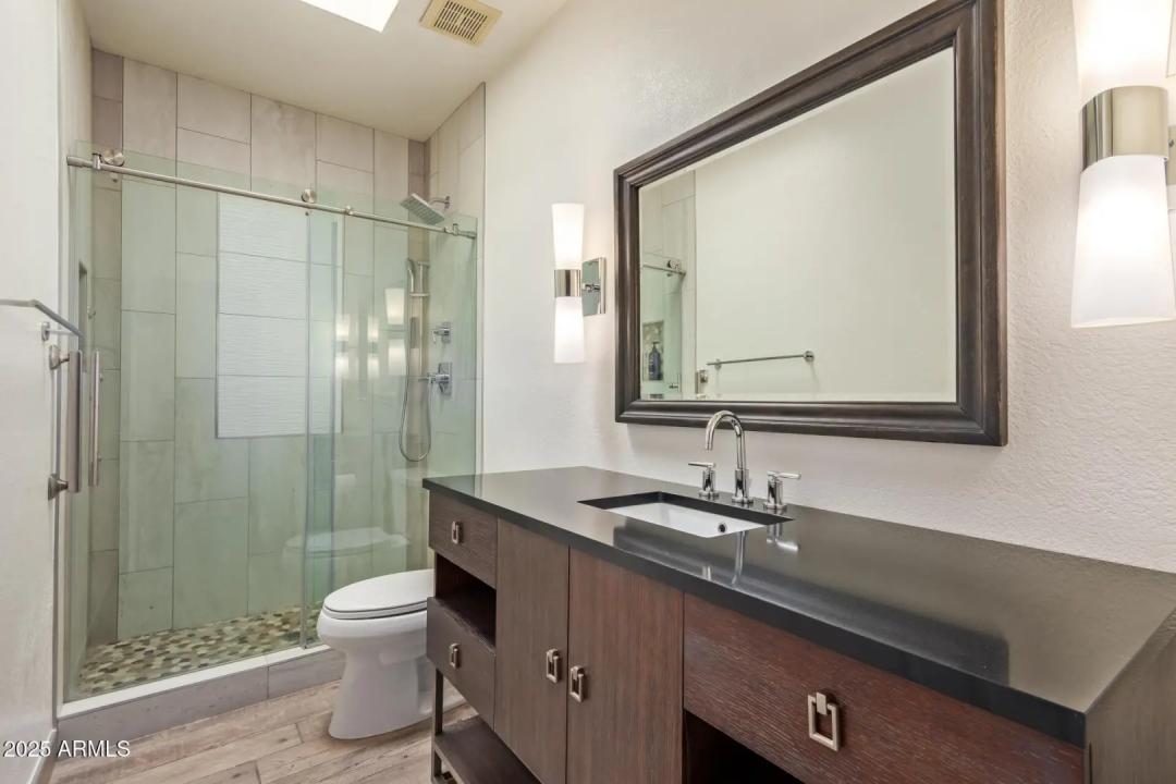 Real Estate Picture 16