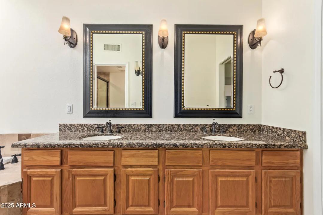 Real Estate Picture 12