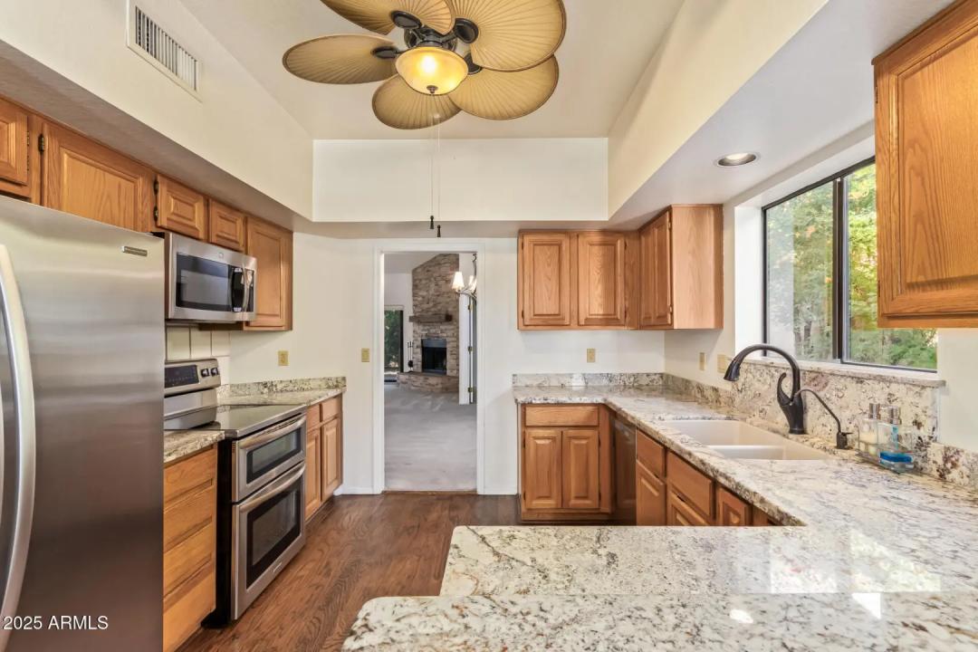 Real Estate Picture 5