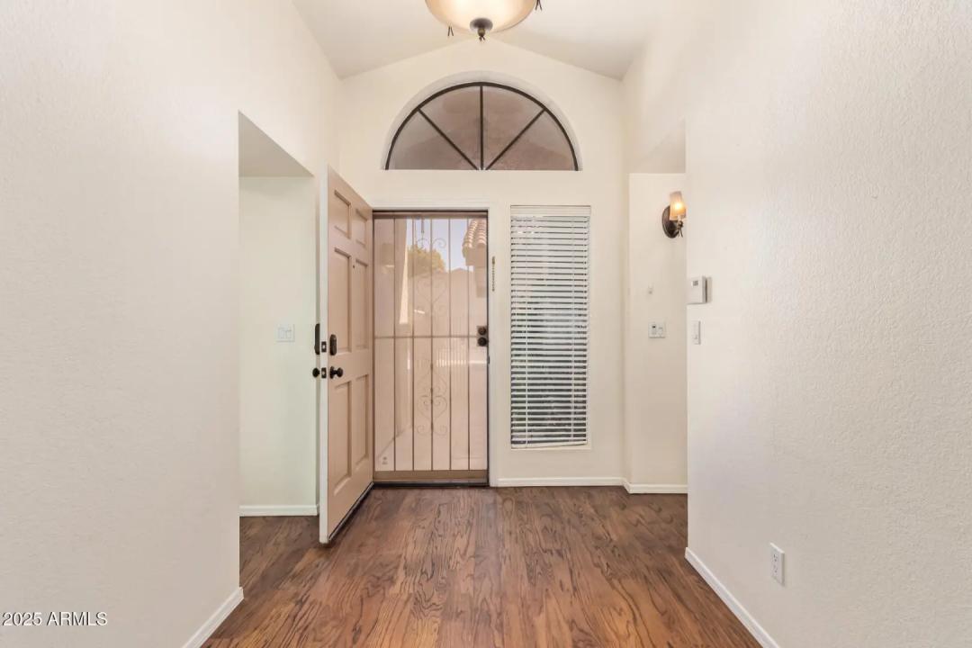 Real Estate Picture 3