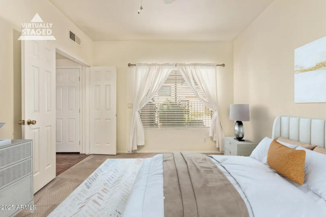 Real Estate Picture 14