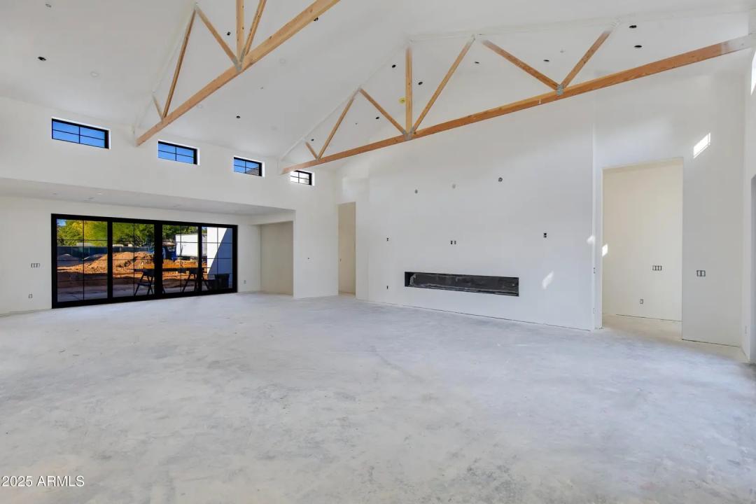Real Estate Picture 3