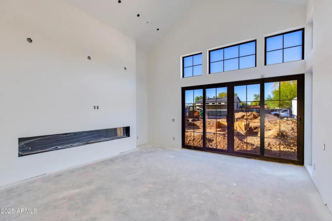 Real Estate Picture 5