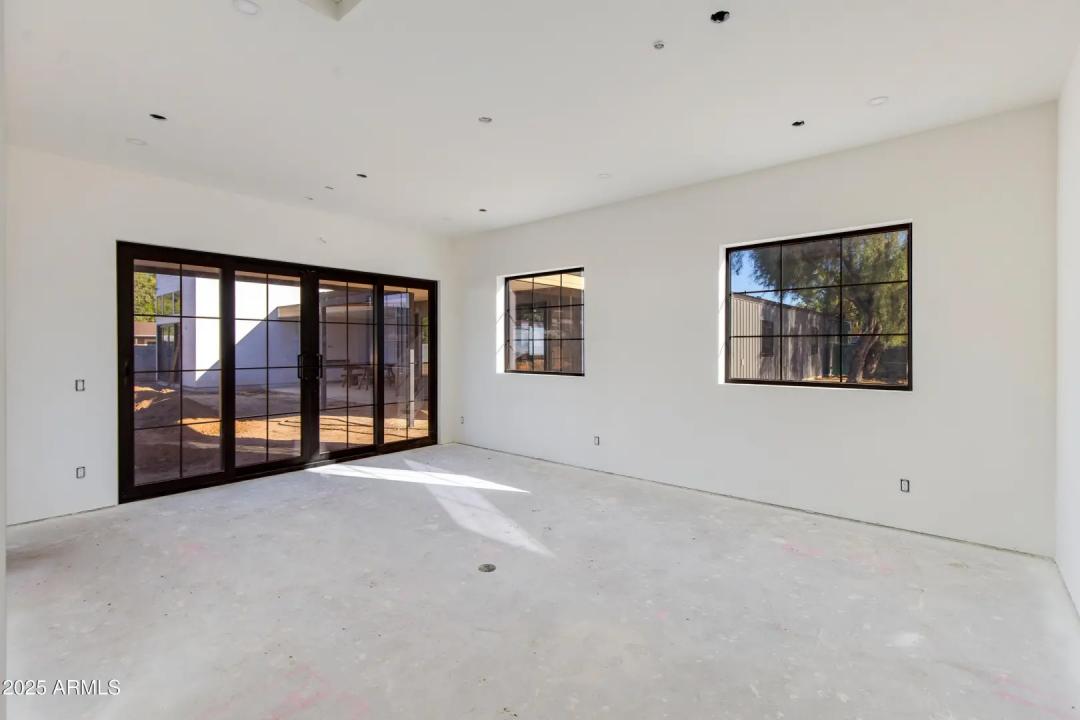 Real Estate Picture 7